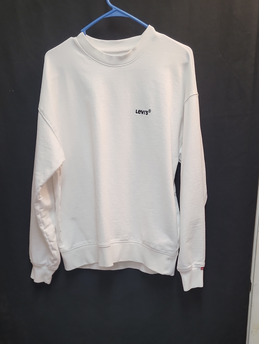 Levi's Off-White Crewneck Sweatshirt with Small Chest Logo